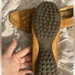 Vaneli Women's Size 8 Brown Suede Slip On Driving Moccasins  Loafers